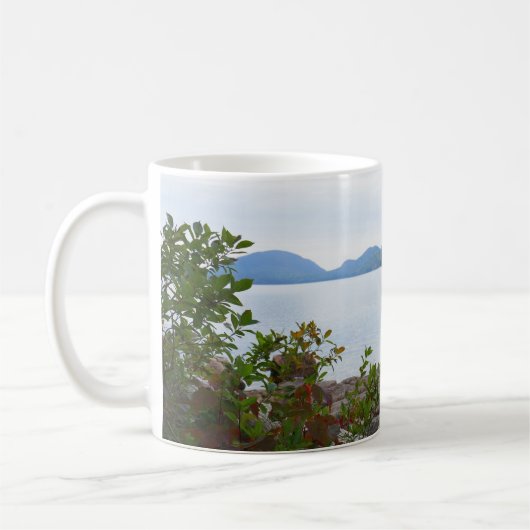 Adlersee und Rote Ahornfische Blätter Kaffeetasse (Links)