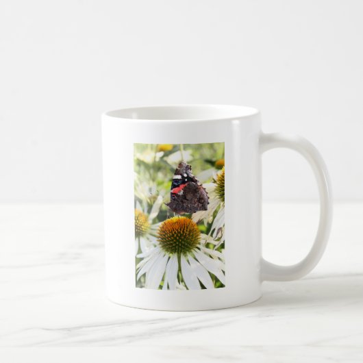 Admiral Butterfly auf Blume Kaffeetasse (Rechts)