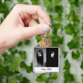 Adobe-Korridor in Taos, NM-Schlüsselanhänger Schlüsselanhänger (Hand)