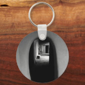 Adobe Passageway: Schwarzweiß-Foto Schlüsselanhänger (Vorderseite)