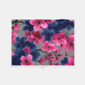 ADOM Pink & Blue Blossoms Artdecke Fleecedecke (Vorderseite (Horizontal))