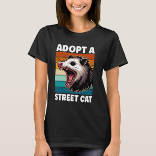 Adoptiere eine Straßenkatze Lustiges Opossum Vinta T-Shirt