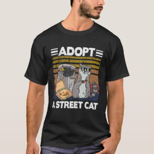 Adoptiere-eine-Strassenkatze-Mülleimer-Waschbär-Pi T-Shirt
