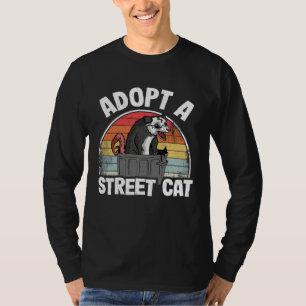 Adoptiere eine Straßenkatze Opossum Meme Müll Poss T-Shirt