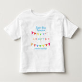 Adoptierte Regenbogen-Flaggen-Flaggen - Name-Shirt Kleinkind T-shirt (Vorderseite)