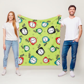 Adorabel Wecker Muster grün Fleece Blanken