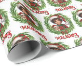 Adorable African American Boy zu Weihnachten Geschenkpapier (Rolleneckpunkt)