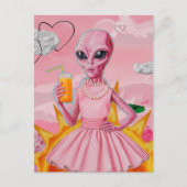 Adorable Alien Lady in Rosa mit Orangensaft Postkarte (Vorderseite)