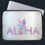 Adorable Aloha Hawaiian Ananas, Silber Laptopschutzhülle<br><div class="desc">Adorable Aloha hawaiianische Ananas auf silberem Hintergrund.</div>