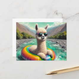 Adorable Alpaca auf einem Regenbogenfarbenfloss Postkarte