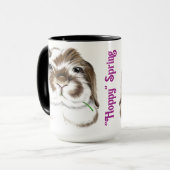 Adorable American Fuzzy Lop Rabbit mit rosa Tulip Tasse (Vorderseite Links)
