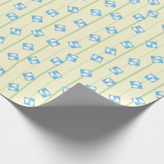 Adorable Baby Boy Feet Blue Pattern Dusche Geschenkpapier (Ecke)