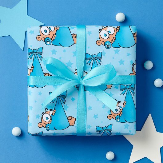 Adorable Baby Boy mit Schnuller in einer Trage Geschenkpapier