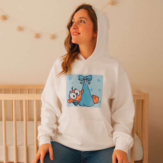 Adorable Baby Boy mit Schnuller in einer Trage Hoodie