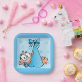 Adorable Baby Boy mit Schnuller in einer Trage Pappteller (Party)