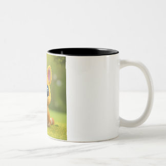 "Adorable Baby Fox Meadow Tasse" Zweifarbige Tasse