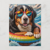 Adorable Berner Hund genießt Floattrip Postkarte (Vorderseite)