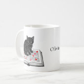 Adorable Black Cat Kitten on Book Custom Name Kaffeetasse (Vorderseite Links)