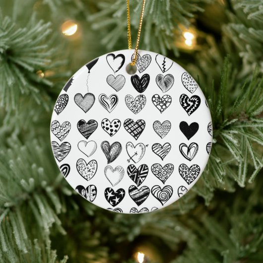 Adorable Black Heart Scribble Zeichnend Keramik Ornament (Baum)