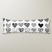 Adorable Black Heart Scribble Zeichnend Seitenschläferkissen (Vorderseite)