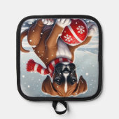 Adorable Boxer Welpe in Snowy Landschaft Topflappen (Vorderseite)
