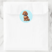 Adorable Brown Toy Poodle mit blauem Hintergrund Runder Aufkleber (Tasche)