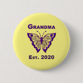 Adorable Butterfly Oma "Est 2020" Button (Vorderseite)