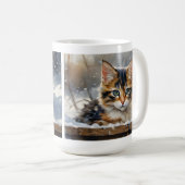 Adorable Calico Katze im Schnee Kaffeetasse (VorderseiteRechts)