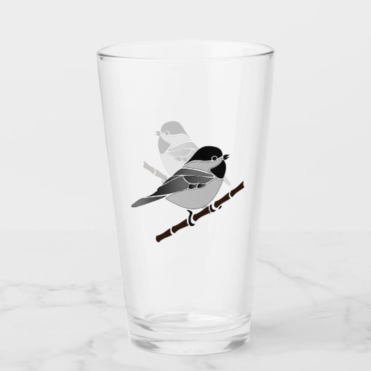 Adorable Carolina Chickadee Cartoon Glas (Vorderseite)