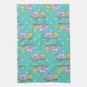 Adorable Cartoon Style Owls auf Zweigdruck Geschirrtuch (Vertikal)
