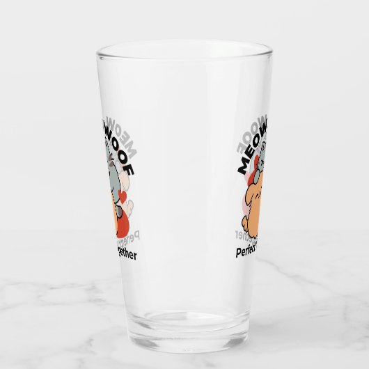 Adorable Cat and Dog Hug - Meow & Woof Design Glas (Links)