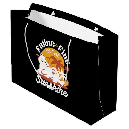 Adorable Cat Relaxen in der Sonne - Sommergäste Große Geschenktüte (Rückseite Schrägansicht)