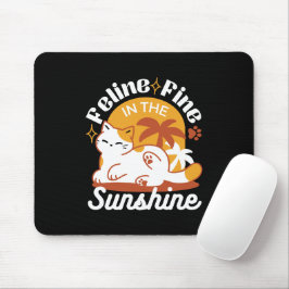 Adorable Cat Relaxen in der Sonne - Sommergäste Mousepad