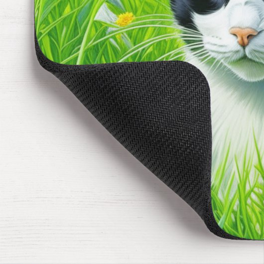 Adorable Cat sitzend in einem Bereich der Daisies Mousepad (Ecke)