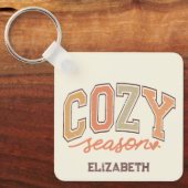 Adorable "Cosy Season" Personalisiert Schlüsselanhänger (Vorderseite)