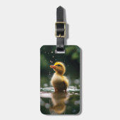 "Adorable Duckling im Regen Gepäckanhänger (Vorderseite vertikal)
