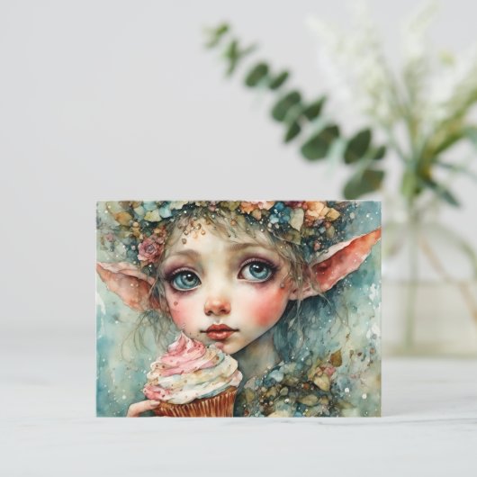 Adorable Elf mit Kuchen Postkarte (Stehend Vorderseite)