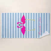 Adorable Flamingos in Liebe auf Streifen Personali Strandtuch (Vorderseite)