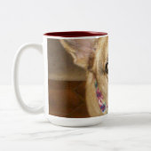 Adorable German Shepherd Black Tan Nah-up-Gesicht Zweifarbige Tasse (Links)