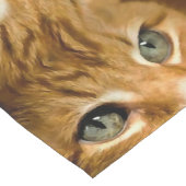Adorable Ginger Tabby Cat Posing Pet Portrait Kurzer Tischläufer (Ecke)