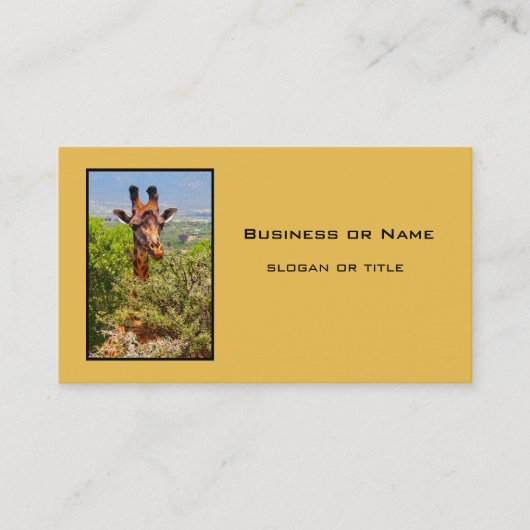 Adorable Giraffe, die seinen Kopf über den Bäumen  Visitenkarte (Vorderseite)