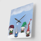 Adorable Gnome Posse Quadratische Wanduhr (Winkel)