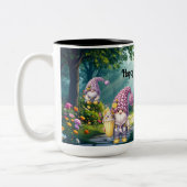 Adorable Gnomes Zweifarbige Tasse (Links)