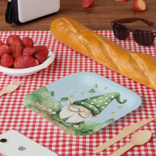 Adorable Green St. Patrick's Day Gnomes Pappteller (Picknick)