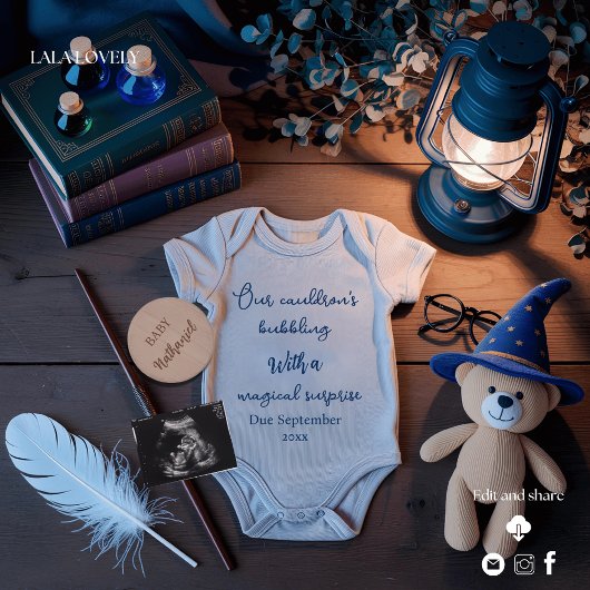 Adorable Halloween pregnancy announcement Einladung
