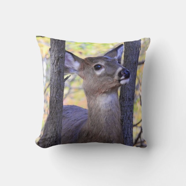 Adorable Hirsche im Wald Kissen (Vorderseite)