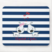 Adorable Hunde in Liebe auf gestreiftem Personalis Mousepad (Vorne)