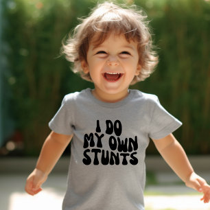 Adorable "I Do My Own Stunts" Jungs Kleinkind T-shirt