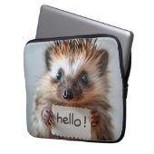 Adorable Igel Holding "Hello"! Schild Laptopschutzhülle (Vorderseite Links)