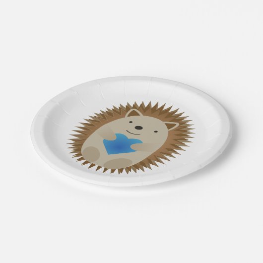 Adorable Igel umarmen ein blaues Herz Pappteller (Schrägansicht)